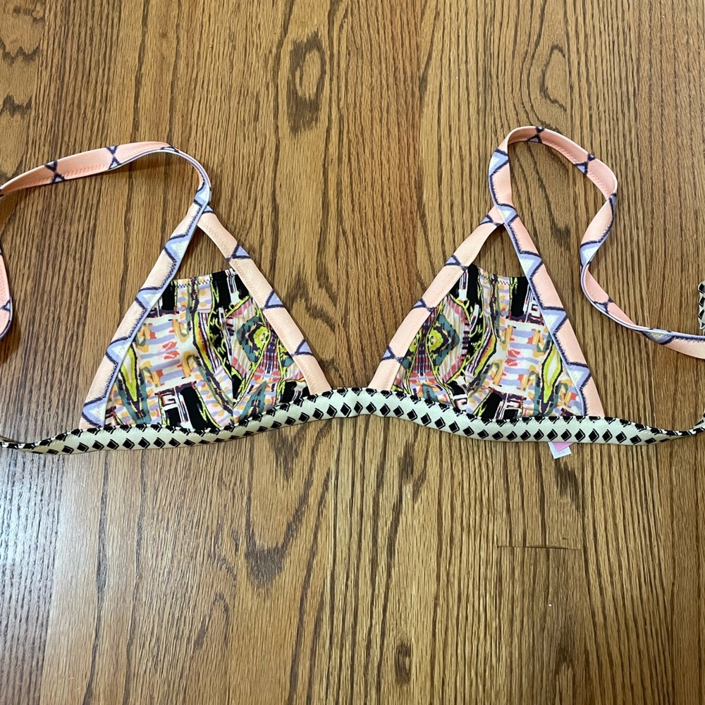 Victoria’s Secret bikini top
